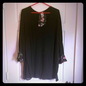 Cute peekaboo back top